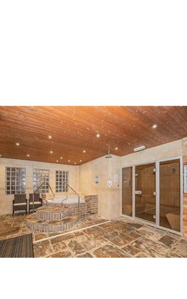 Golf And Leisure Retreat Hotel Great Yarmouth Bagian luar foto