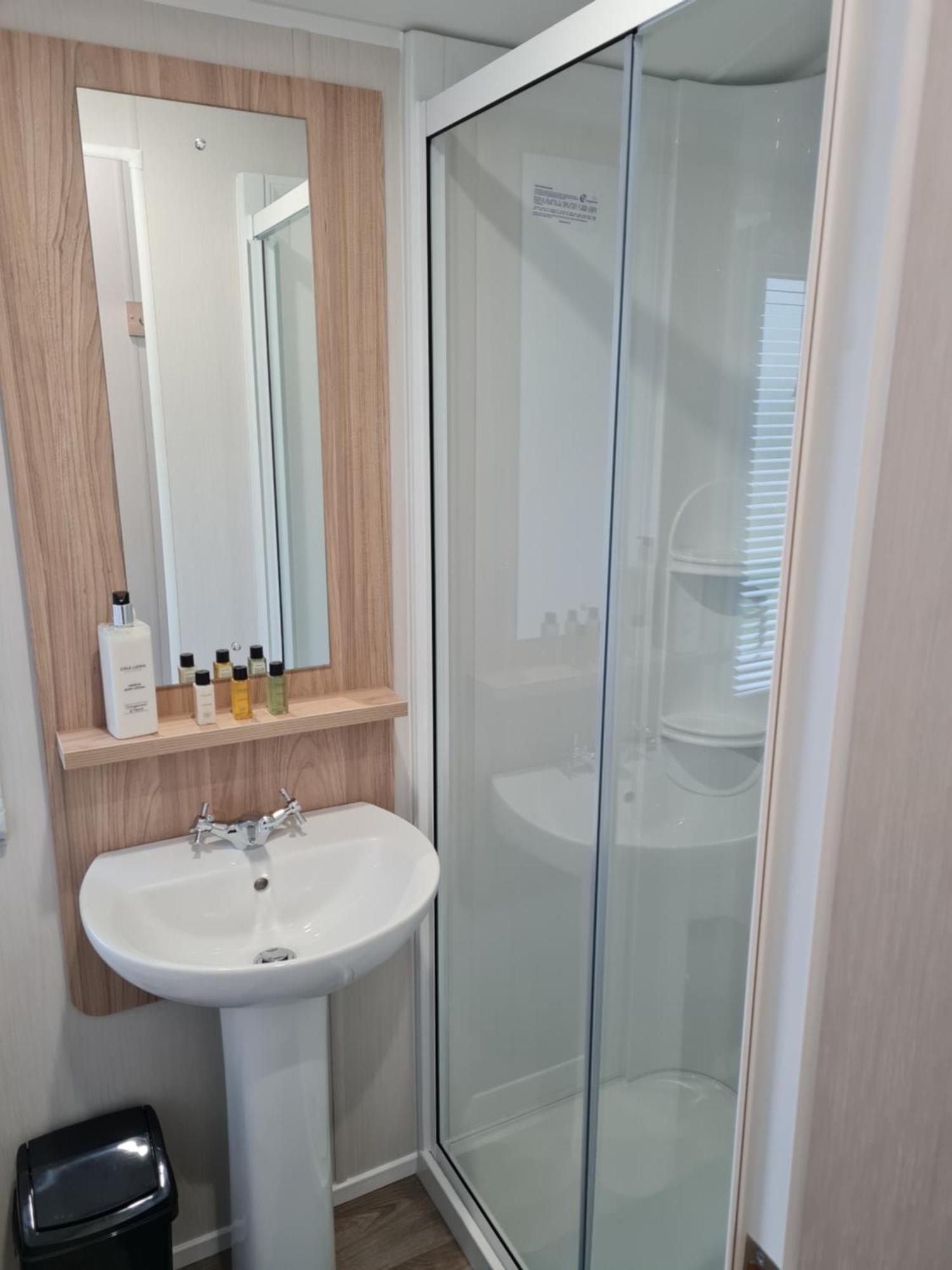 Golf And Leisure Retreat Hotel Great Yarmouth Bagian luar foto